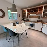 Sky & Homes Storchennest I Cozy Fuer 4 Gaeste Mit Terrasse Und Parkgarten Im Reetdachanwesen In Spo Apartmán Böhl