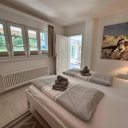 Sky & Homes Storchennest I Cozy Fuer 4 Gaeste Mit Terrasse Und Parkgarten Im Reetdachanwesen In Spo Lejlighed