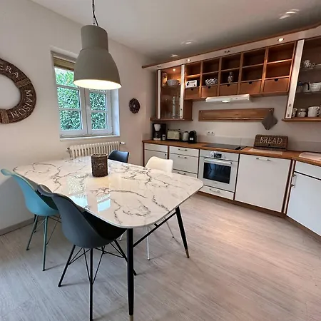 Sky & Homes Storchennest I Cozy Fuer 4 Gaeste Mit Terrasse Und Parkgarten Im Reetdachanwesen In Spo Lejlighed Böhl