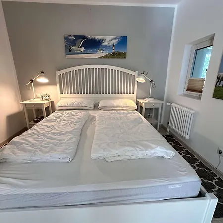 Sky & Homes Storchennest I Cozy Fuer 4 Gaeste Mit Terrasse Und Parkgarten Im Reetdachanwesen In Spo Lejlighed *