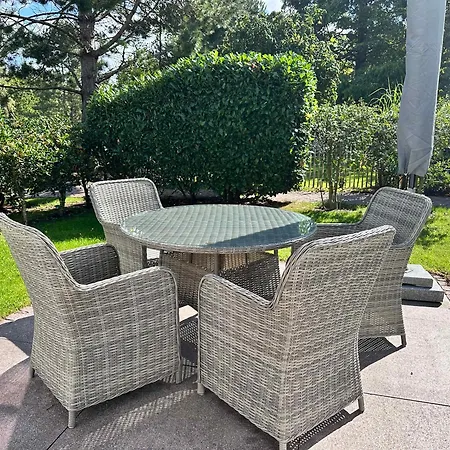 Sky & Homes Storchennest I Cozy Fuer 4 Gaeste Mit Terrasse Und Parkgarten Im Reetdachanwesen In Spo Lejlighed Böhl