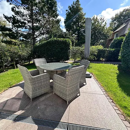 Sky & Homes Storchennest I Cozy Fuer 4 Gaeste Mit Terrasse Und Parkgarten Im Reetdachanwesen In Spo Lejlighed Böhl