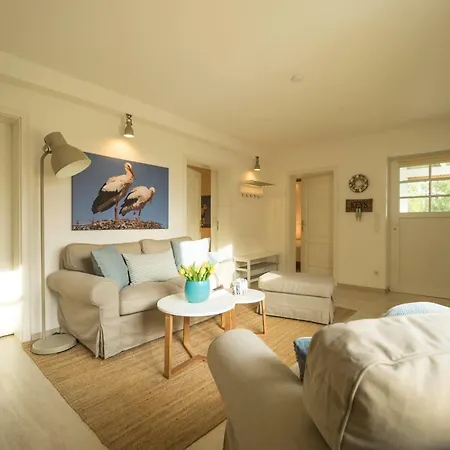 Sky & Homes Storchennest I Cozy Fuer 4 Gaeste Mit Terrasse Und Parkgarten Im Reetdachanwesen In Spo * Sankt Peter-Ording